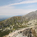Predné Solisko - Teilpanorama 9/12. Ausblick in den oberen Teil des Tals Furkotská dolina. Hinten rechts ist der Kriváň zu sehen.