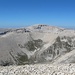 Der Blick hinüber zum benachbarten Monte Amaro ist charakteristisch für das Landschaftsbild der Majella-Gipfelhochfläche.