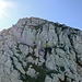 [u Lena] im fast senkrechten Aufstieg zum höchsten Punkt am Schiberg. Bester Schrattenkalkfels bietet kurze, aber herrliche Kletterei.