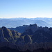 Blick über die Alpsteinketten nach Osten, wo sich am Horizont unzählige Berggipfel aufreihen