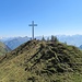 Das überdimensionierte Gipfelkreuz auf dem Gandispitz