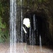 Dusche vor dem Tunneleingang