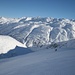 Grandioses Panorama, der Talgrund noch weit und vor der Skispitze jungfräuliche Powderhänge. Was will man noch mehr...?