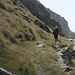 parte della strada ha ceduto