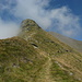 la cresta sud vista dallo sperone: chi vuole ed è portato,la può fare benissimo evitando la "noiosa" strada.....ma molto panoramica e rilassante