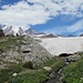 Abstieg vom Panorama Point. Gewaltige Schneemengen bis in den September sorgen dafür, dass hier die Gletscher wohl noch lange lebendig bleiben.
