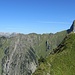 Dieses und die folgenden fünf Bilder zeigen fast den kompletten Rundblick vom zweiten Kegelkopf-Gipfel: Nebelhorngebiet und Höfatskamm