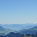 Durchblick zwischen Alpstein und Churfirsten auf die Allgäuer Alpen und das Lechquellengebirge.