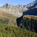 In basso l' Alpe di Pozzo con il sentiero che sale all' Alpe Quarnei