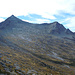 Da sinistra verso destra: Piz di Agnon 2208 m, Pizzo Paglia 2593 m, Sass Mogn 2440 m. 