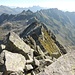 Hier sieht man schön, wie steil die Berge ins Val Peccia abfallen