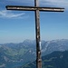 Gipfelkreuz und Gipfelbuch auf dem Rautispitz - genau dahinter das Alpsteinmassiv