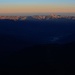 Die ersten Sonnenstrahlen an diesem prächtigen Tag beleuchten die Gipfel der Chaîne des Arvis mit dem Pointe Percée (2752m).