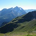 Kurz nach der Kopfscharte (2484m), Blick zur Ansbacher Hütte (2376m) etwa in der Bildmitte und dem markanten Gipfel dahinter, Hoher Riffler (3168m).