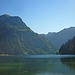 Wie ein norwegischer Fjord liegt der Vilsalpsee zwischen Allgäuer Bergen eingezwängt.