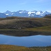 Der 5. See auf der 4-Seen-Wanderung: Auf der Karte ohne Namen, nur mit Nummer: 2009. Hinten die Spitzen von Finsteraarhorn (links) und Wetterhorn.