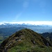 Gipfelkreuz der Grönflue mit Berner Alpen.