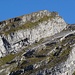 mögliche Aufstiegsroute auf den Zuestoll vom Brisi her (Detail 1) am Fusse des breiten Felsbandes