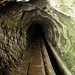 In den Tunnels sind noch die Schienen der Grubenloren zu sehen.