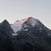 Oberalpstock mit ersten Sonnenstrahlen.