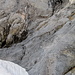 Bergschrund (!?!). Wir seilten ca. 50 m von der kleinen Kanzel in der Mitte des linken Bildrands direkt auf den Gletscher ab.