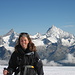 Lidia con alle spalle il Weisshorn e lo Zinalrothorn