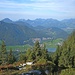 Am Heimkehrerkreuz: Blick über den Thiersee in die Chiemgauer Alpen.