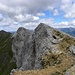Karnischen Hauptkamm nach Westen, mit Pfannspitze(2678m)-links und Kleine Kinigat,2673m-mittelinks.