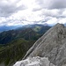 Mittersattel,2321m, links untenmit unsere Aufstiegweg nach rechts, und Königswand, 2686 m-rechts.