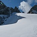 Aufstiegsspur im Gletscher auf den Kamm