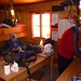gemütlicher Winterraum in der Mutthornhütte 2900m
