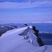 Bereits auf 1843m Höhe kann man hier Gipfelwächten bewundern, die man in den Alpen erst oberhalb von 3000m antreffen würde.