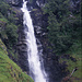 Wasserfall im unteren Teil des Fosdalen beim Abstieg von der Skåla.