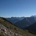 Blick vom Steinkar (unterhalb der Hinteren Steinkarspitze), Bildmitte der Danielkamm mit Zugspitze