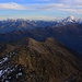 Aussicht vom Piz Sesvenna (3204,0m) nach Süden auf die Gipfel Italiens mit dem Ortler / Ortles (3905m). Im Vordergrund ist die Cima Valdassa (3049m).