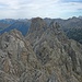 Blick vom Haupt- zum zwei Meter höheren Nordostgipfel.