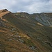 Über den breiten Kamm wandernd, klingt die Tour beschaulich aus.
