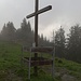 Welch ein Voralpenwunder: Gipfelkreuz und sogar ein Gipfelbuch auf dem Stockberg!