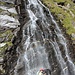 wunderschöner Wasserfall im Abstieg