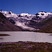 Der mächtige Strom des Roseggletschers mündet mt steil abbrechender Eisflanke im Gletschersee.
Wo ist es gebleiben - [http://www.hikr.org/gallery/photo388256.html?post_id=29208#1 2010].