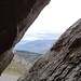 Ausblick aus einem Felsblock an der Südwand des Altmanns.