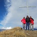 locker posierend beim Gipfelkreuz Illhorn nach dem doch kräftezehrenden Aufstieg