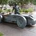 das bekannte Denkmal von Fangio ...