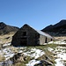 <b>Alpe Levén (1662 m). <br />Decidiamo di visitare anche l’Alpe Poltrinone (1710 m), che dista poco più di 600 m. </b>