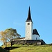 Schlicht, aber schön und ein klassisches Fotomotiv: Dorfkirche Tenna<br />(Mitte 14. Jahrhundert von Walsern errichtet)