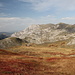 Unterwegs vom Bregoč / Брегоч zum Orlovačko jezero / Орловачко језеро - Blick hinüber zum Massiv von Orlovac i Orlovača / Орловац и Орловача.