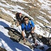 Nun haben wir längstens die 3000m Höhenlinie passiert. Jürgen und Margrit im Aufstieg zur Piz Ot Gipfelflanke.