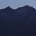 Aussicht mit Zoom vom Alvier (2342m) auf die beiden höchsten Gipfel Liechtensteins Hinter Grauspitz / Schwarzhorn (2574m) und Vorder Grauspitz / Ruchberg (2599m).