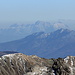 Der Blick reicht weit in den Osten: Langkofel und Grohmannspitze 
Und sogar bis in die 150km entfernten Dolomiten: links Punta Sorapis