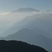 Im Aufstieg über den Tignolino S-Grat: Dunstschleier über dem Valle Anzasca, darüber der Monte Rosa